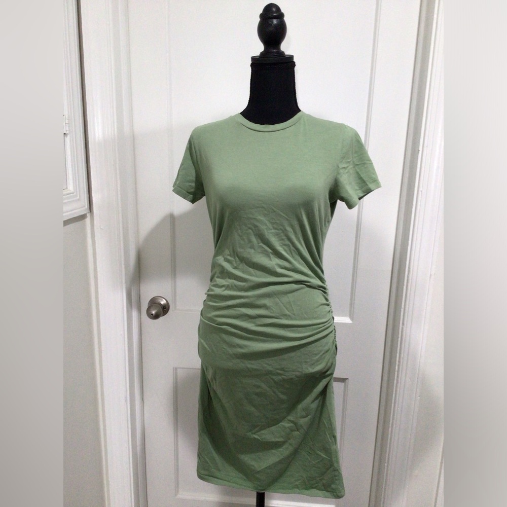 Medium Green T-shirt dress